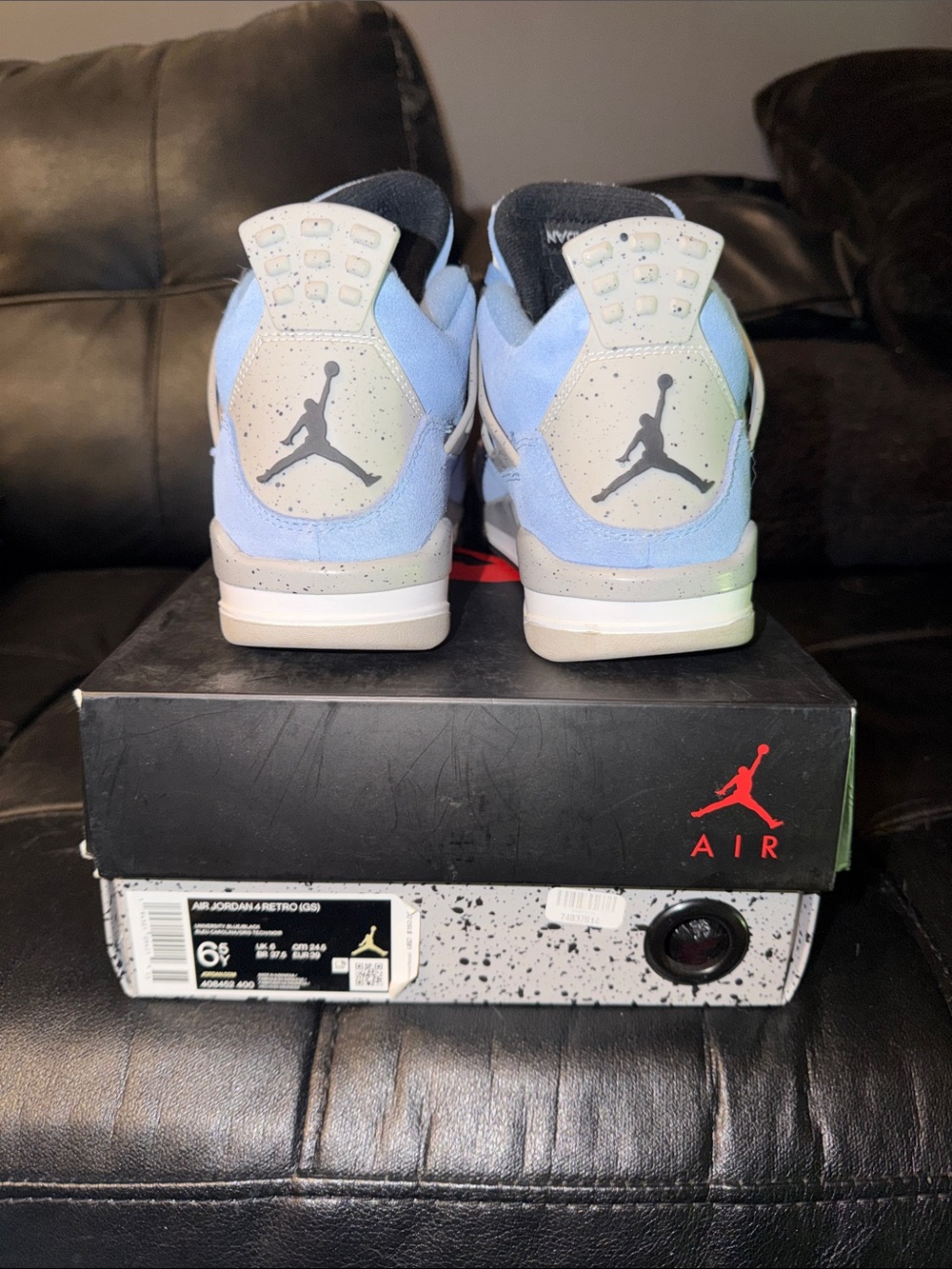 Jordan 4 Retro, university blue, size 6 5y - Picture 7 of 8